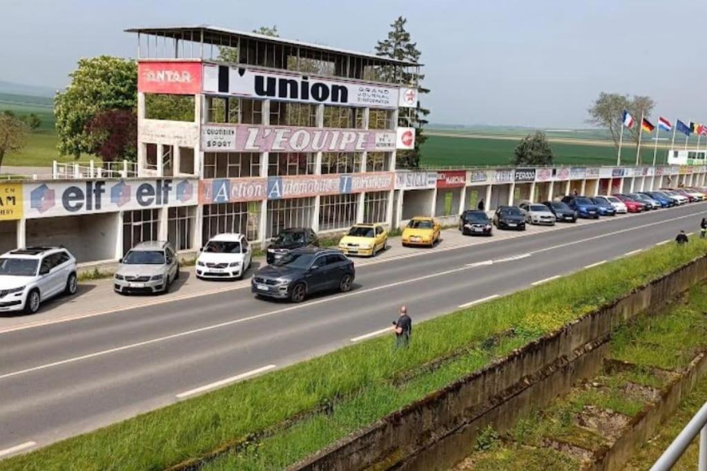شقة Champagne Sunset Gueux المظهر الخارجي الصورة